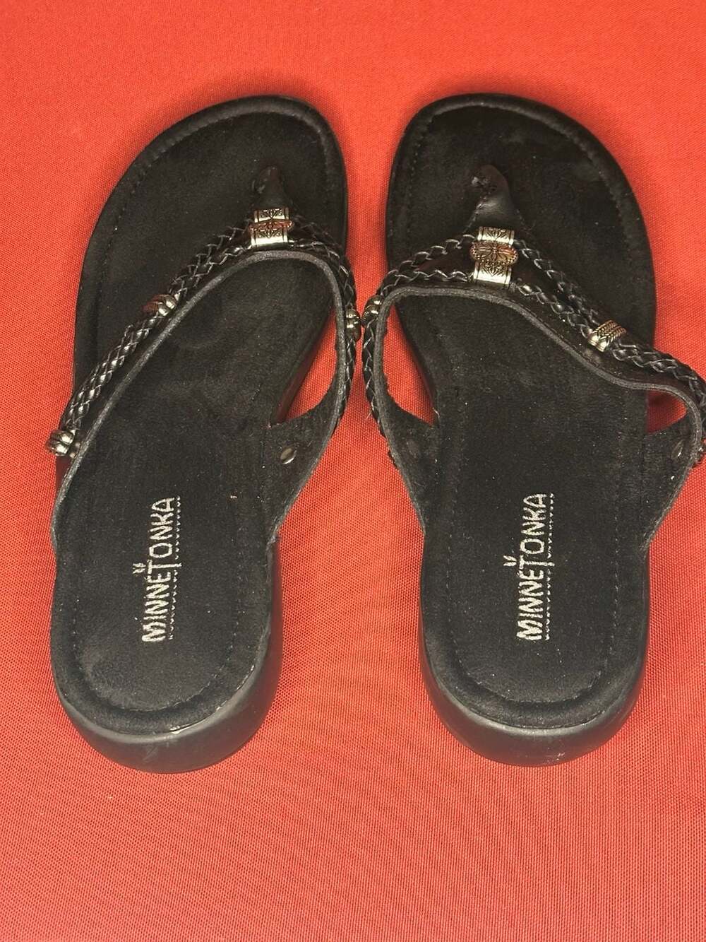 Minnetonka Silverthorne Black Leather Tooled Braid Thong Sandals